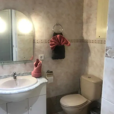 Kyo Verdiales Apartamento 托雷莫利诺斯